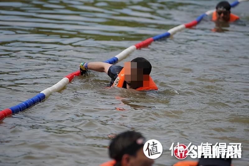 健身带手套还磨手是什么原因_健身手套磨破_手套健身磨破了怎么办