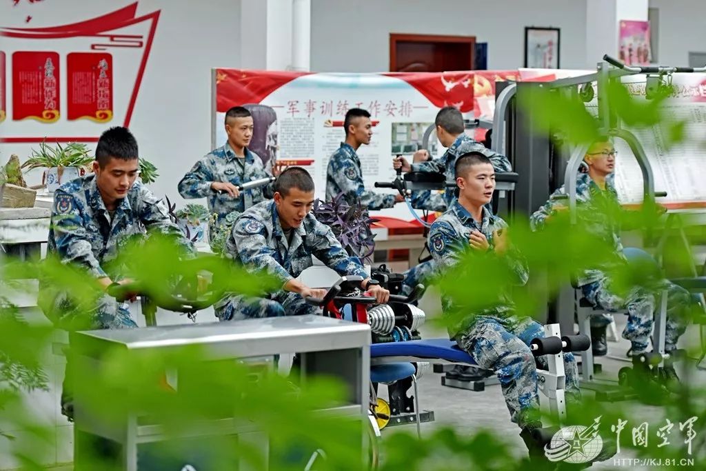 警犬训练器材图纸_综合能力训练_十人站综合训练器图纸