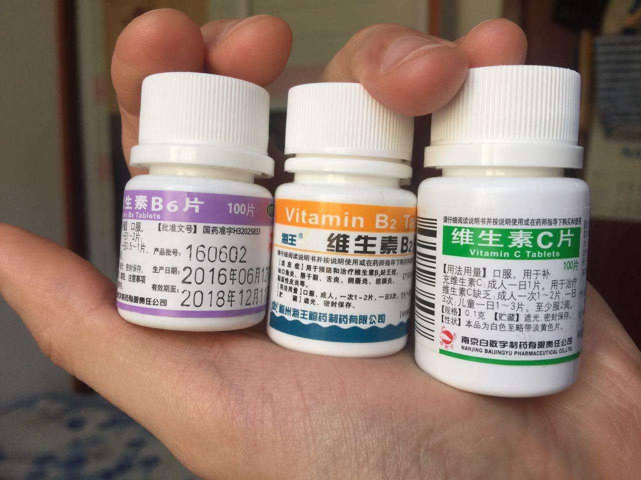 健身椅练腹肌_用椅子练腹肌视频教程_健身房腹肌椅怎么用